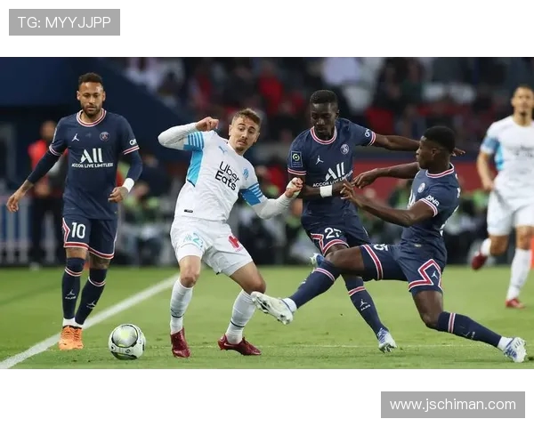 最新一轮法甲比赛预告：对阵形势与焦点球员预测